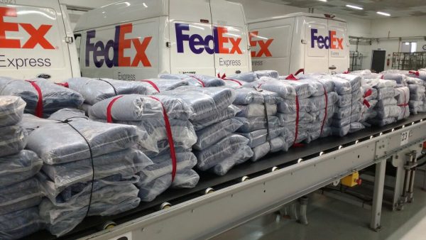 FedEx envia cobertores para ONGs - Foto: divulgação