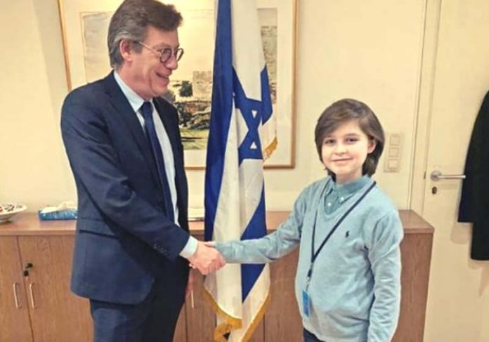 genio_formatura Laurent Simons, que é de Ostend, recebeu o diploma de bacharel em física na Universidade da Antuérpia - Foto: Arquivo Pessoal