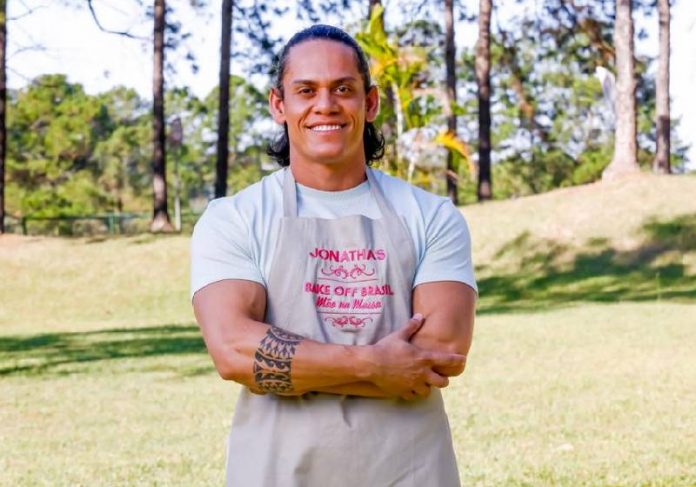 jonathas bake off capa Jonathas Almeida é um dos 18 participantes da 7ª temporada do Bake Off - Foto: divulgação SBT