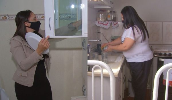 Edvania e Eliene trabalham juntas no Poupatempo - Foto: TV TEM/ Reprodução