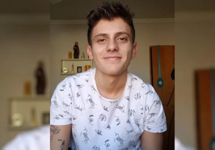 libras-capa Estudante interpreta músicas em Libras e faz sucesso nas redes sociais - Foto: reprodução Instagram