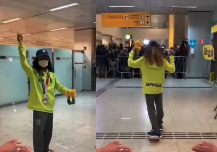 Na chegada ao Brasil Rayssa Leal foi recepcionada por fãs no Aeroporto de Guarulhos - Fotos: reprodução / Instagram