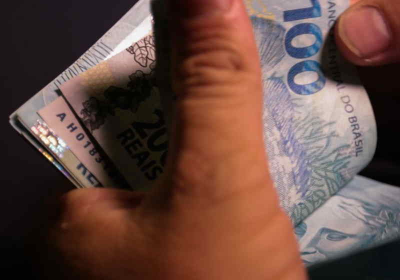 O trabalhador com saldo na conta até 31 de dezembro de 2020 terá direito à distribuição dos lucros Foto: Marcello Casal Jr /Agência Brasil