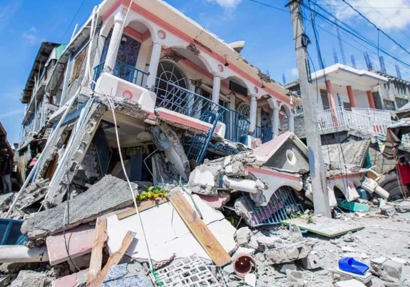 Escombros no Haiti, onde 24 pessoas foram encontradas vivas após terremoto - Foto: reprodução / Twitter