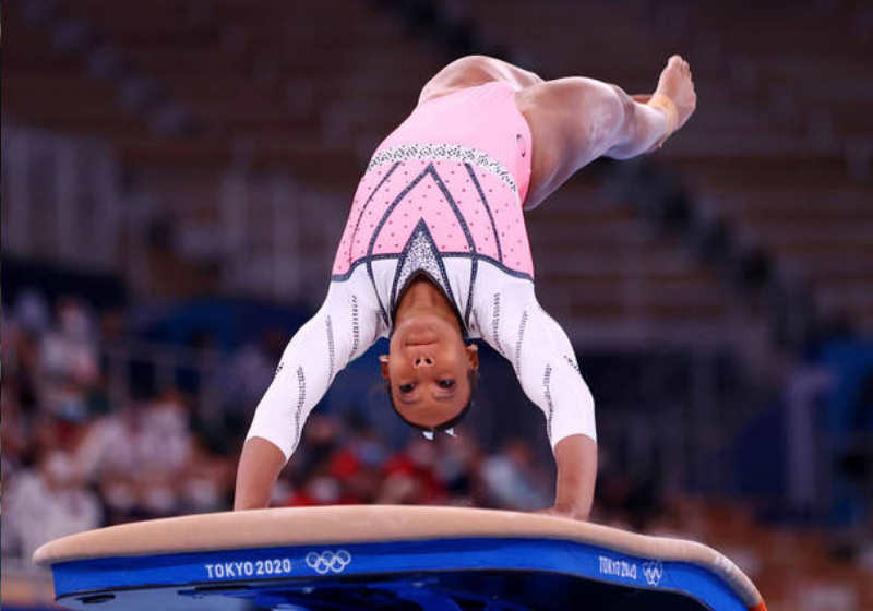 Rebeca salta com precisão e leva a maior pontuação da competição Foto: Tokyo 2020