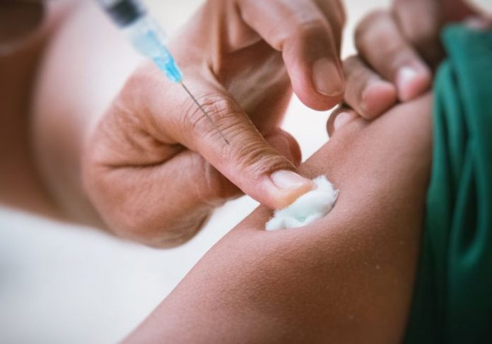 Vacina HIV será testada em duas fases. As primeiras doses já foram aplicadas - Foto: Shutterstock
