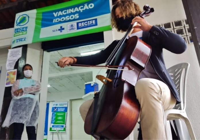 Jovem violoncelista tocou clássicos da música popular brasileira - Foto: Prefeitura de Recife