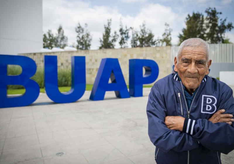 Mesmo depois de formado, Dom Felipe, 84 anos, pretende continuar estudando Foto: Arquivo Pessoal