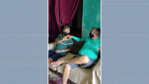 Cícero e Carlos, o policial amigo -Foto: Reprodução/WhatsAppp