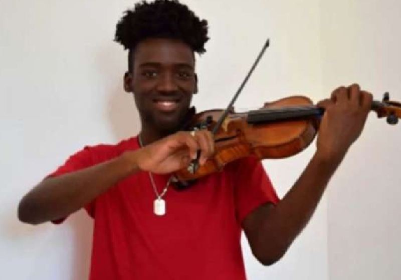 O violino de Carlos Samuel serviu de escudo no meio do tiroteio no Rio - Foto: arquivo pessoal