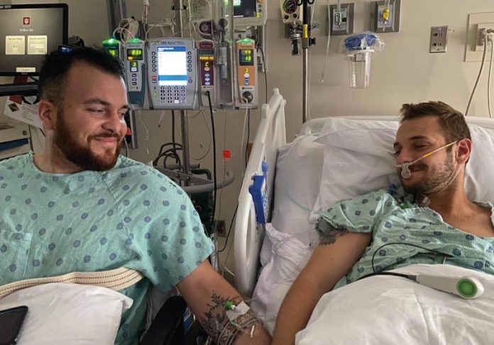 casal-tinder-capa2 O casal se conheceu no Tinder e logo depois descobriu que eram doadores compatíveis para transplante de rim - Foto: arquivo pessoal