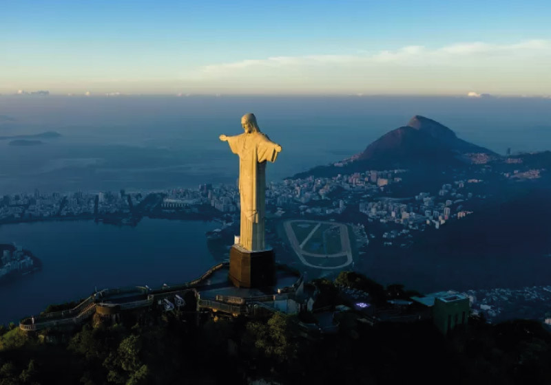 Estudo mostra que o Cristo Redentor, no Rio de Janeiro, gera mais de 21 mil de empregos por ano. - Foto: Carl de Souza/AFP