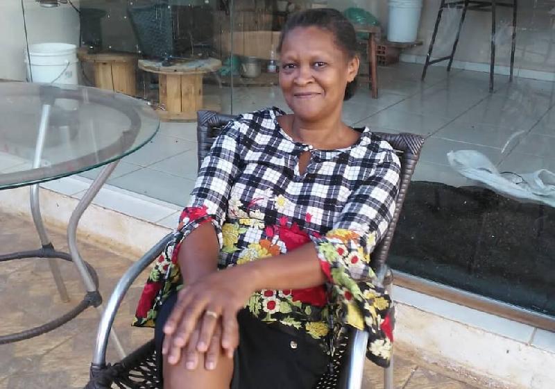 Pela honestidade, a faxineira Gessi Miranda recebeu uma recompensa do dono do envelope - Foto: reprodução / Dia a Dia