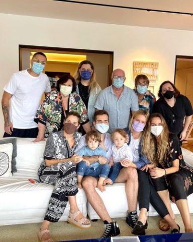 Amigos do ator se reuniram para comemorar a data - Foto: reprodução Instagram @marcusmagella