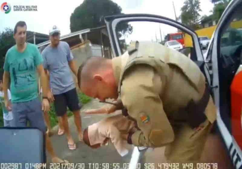 Policial salva vida de recém-nascido em Jaraguá do Sul Foto: PMSC