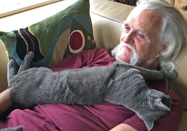 Saunders e o gato Tolly Foto: Arquivo Pessoal