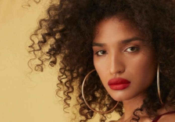 atriz trans gaga capa A atriz trans Indya Moore, de