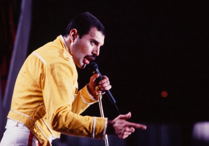 30 anos sem Freddie Mercury. Há exatas três no 24 de novembro, a voz mais poderosa do rock se calava - Foto: Reuters