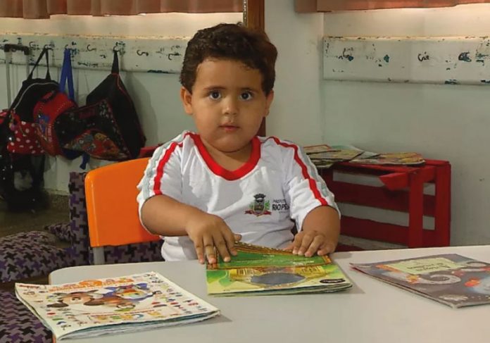 Menino aprende a ler com 2 anos. Este é o Murilo de Rio Preto / SP — Foto: Reprodução/Tv Tem