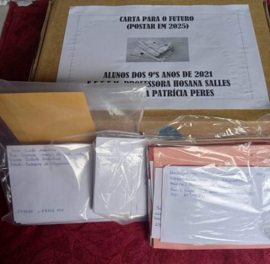 As cartas são guardadas pela professora - Foto: arquivo pessoal