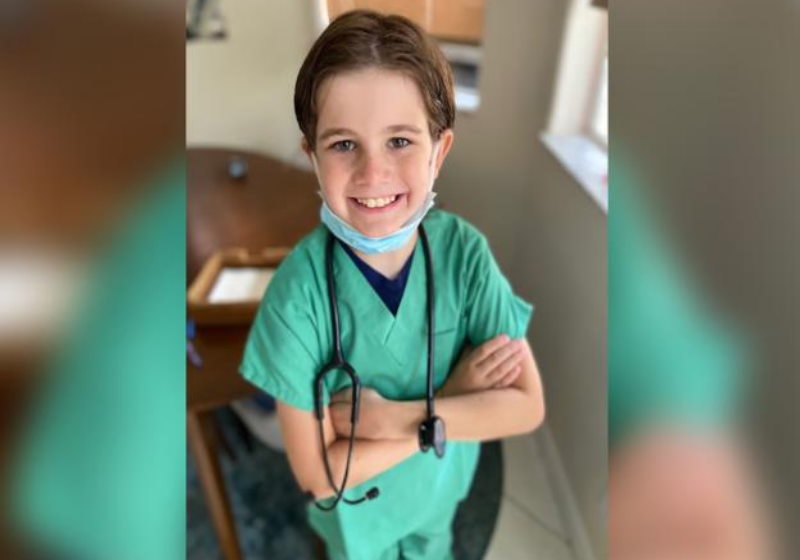 Jonan, de 10 anos, tem um novo pedido para o Papai Noel - espalhar alegria Foto: reprodução