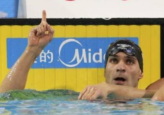 O brasileiro Nicholas Santos voltou a conquistar a medalha de ouro na prova dos 50 metros borboleta do Mundial de Natação em Piscina Curta - Foto: Murad Sezer