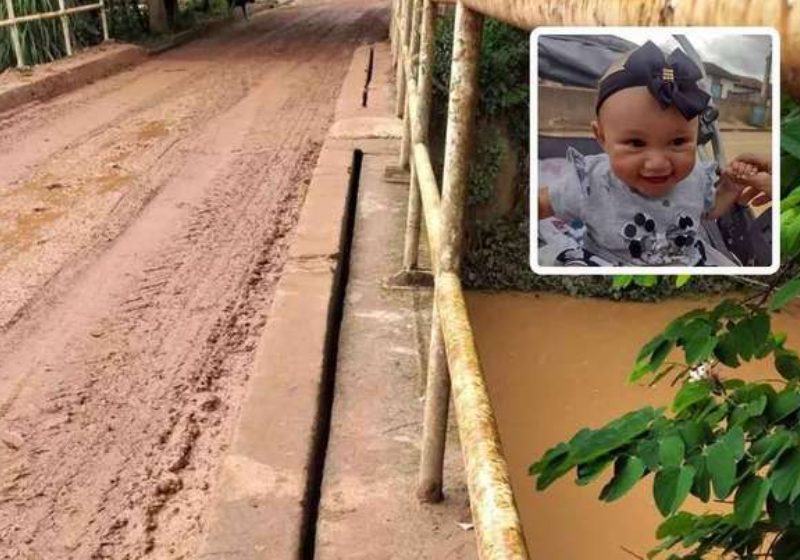 A menina Ana Júlia (destaque) estava no colo quando a mãe escorregou na lama, a filha caiu no rio e o pedreiro apareceu para resgatá-la - Foto: reprodução/ Facebook.