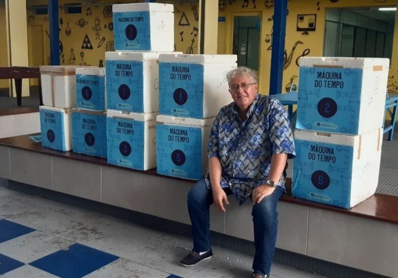 Professor entregou cartas de ex-alunos escritas a duas décadas e emocionou a todos - Foto: Divulgação / Colégio Joviniano Barreto