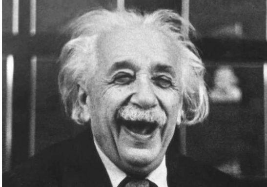 O físico alemão Albert Einstein deixou a sua teoria da felicidade como recado para posteridade Foto: Divulgação