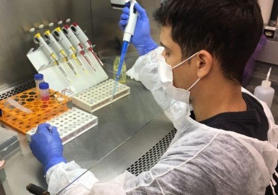 A descoberta vai proporcionar novos tipos de tratamento para o câncer Foto: Pedro Henrique Machado, aluno do Programa Pós Graduação em Genética e Bioquímica pela UFU. Foto: Comunicação/UFU