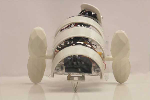 O robô possui pequenas hélices nas pernas - Foto: divulgação