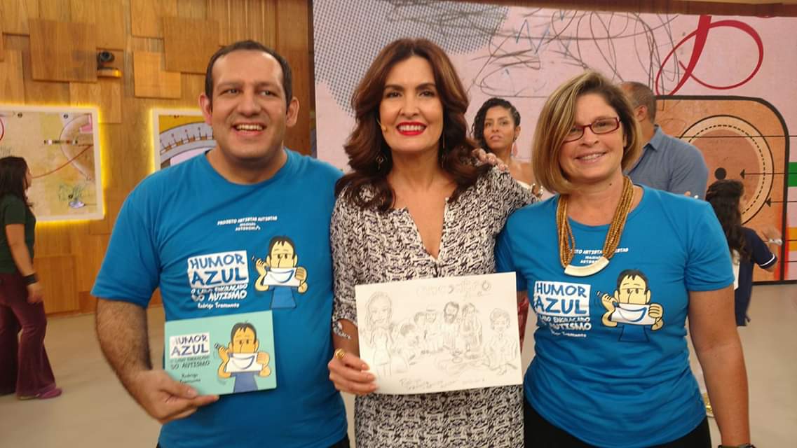 Escritor Rodrigo Tramonte (à esq), a apresentadora Fátima Bernardes e Andrea Monteiro diretora da ONG Autonomia (à dir) - Foto arquivo pessoal