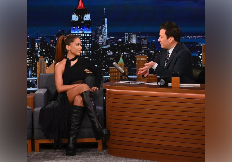 Anitta foi no The Tonight Show, com Jimmy Fallon, e falou sobre carreira, amores, Brasil e inspirações - Foto: reprodução Twitter
