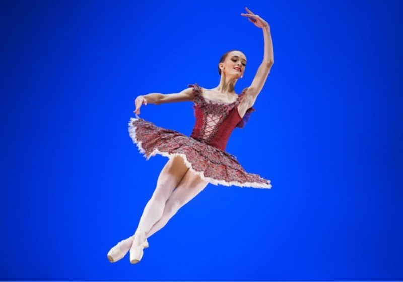 A bailarina Luciana concorreu ao prêmio com mais 70 participantes em uma competição de dança na Suíça - Foto: Divulgação