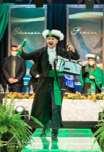 Bruce na maior felicidade do mundo - Foto: Luli Formaturas