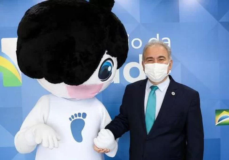 A mascote Rarinha, da campanha de Ações de Educomunicação em Doenças Raras, participou do lançamento da Caderneta do Raro, em Brasília- Foto: Walterson Rosa