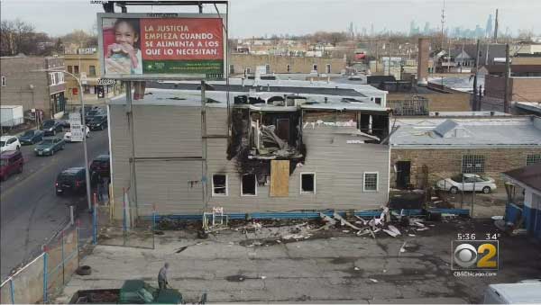 O fogo destruiu todo o imóvel - Foto: reprodução ABC Chicago 