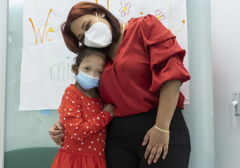 Chi Chi Soto e a mãe, Katherin Rivera, no dia em que Soto recebeu alta do hospital - Foto: arquivo pessoal