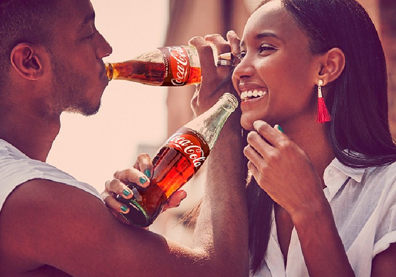A Coca-Cola lançou uma meta para que os pretos em cargos de chefia cheguem a 30% na empresa aqui no Brasil - Foto: divulgação