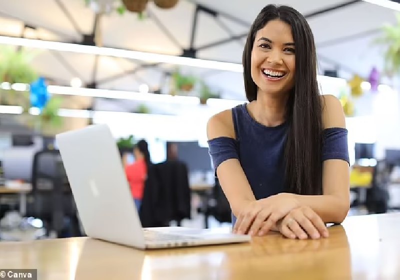 Melanie Perkins, dona da plataforma Canva, vai doar fortuna de R$ 85 bilhões - Foto: reprodução / Canva