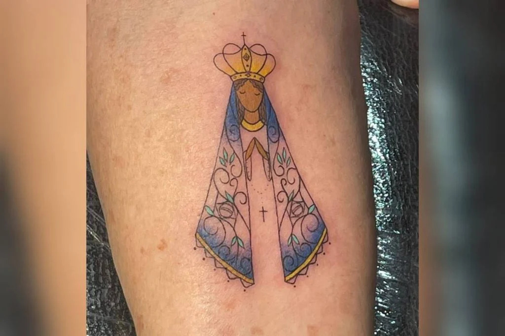 A primeira tatuagem da dona Líbia ficou linda! Foto: Arquivo Pessoal