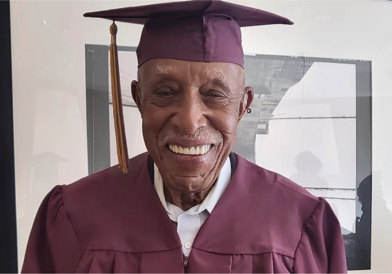 Merril conseguiu a tão sonhada formatura após esperar 80 anos pelo diploma do ensino médio - Foto: arquivo pessoal