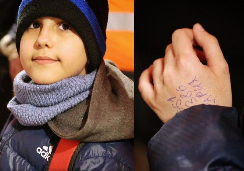 Hassan quando chegou na Eslováquia apenas com número de telefone escrito na mão — Fotos: Cortesia/Polícia da Eslováquia