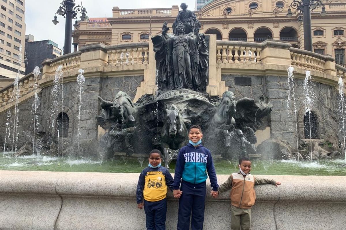 Os filhos David, Miguel e João chegaram há 7 meses do ES - Foto: arquivo pessoal