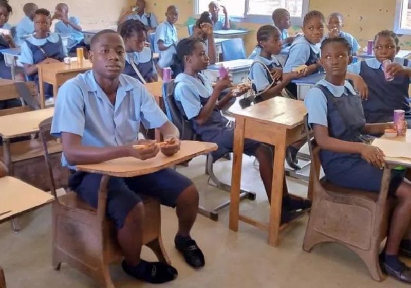 Em 2021, enquanto dirigia seu mototáxi, seu meio de ganhar a vida, ele encontrou o dinheiro. Foto: BBC News