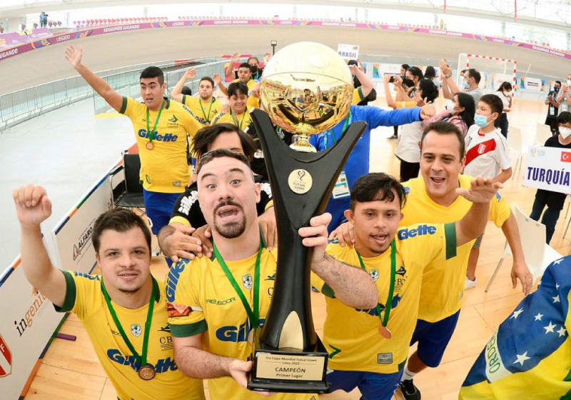 A seleção brasileira venceu os cinco jogos da disputa e levou o bicampeonato - Foto: reprodução