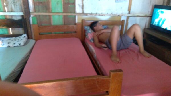 Pedro também comprou colchão para os irmãos - Foto: arquivo pessoal