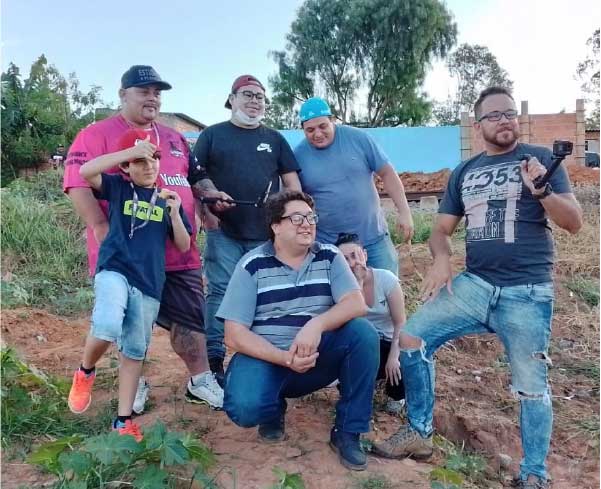 Israel contou com amigos para a entrega - Foto: arquivo pessoal