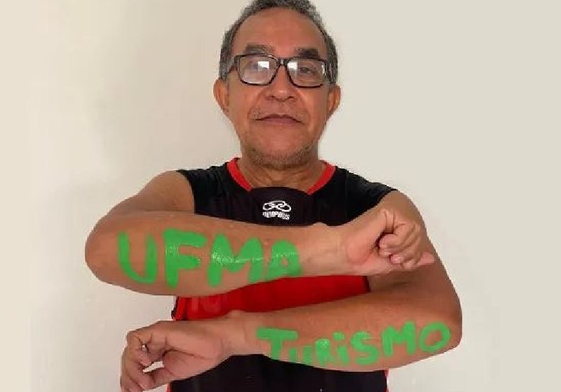 O vovô Antonio estudou com as netas e foi aprovado no curso de Turismo na UFMA - Foto: arquivo pessoal  