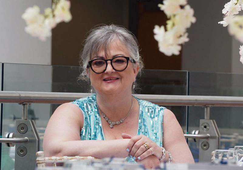 Frances conta que é "viciada" em ajudar ao próximo, por isso doou metade de sua fortura - Foto: arquivo pessoal